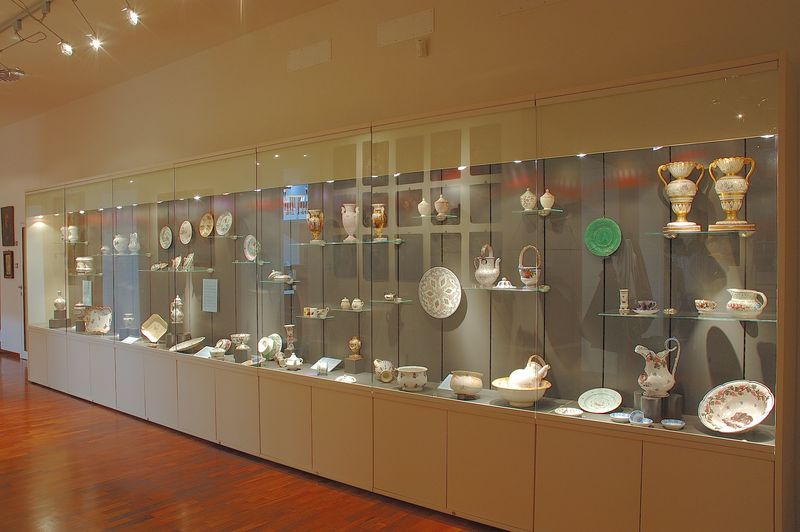 La collezione di ceramiche moderne italiane ed europee